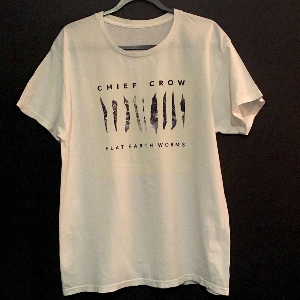 NEW Chief Crow Tee Size LG